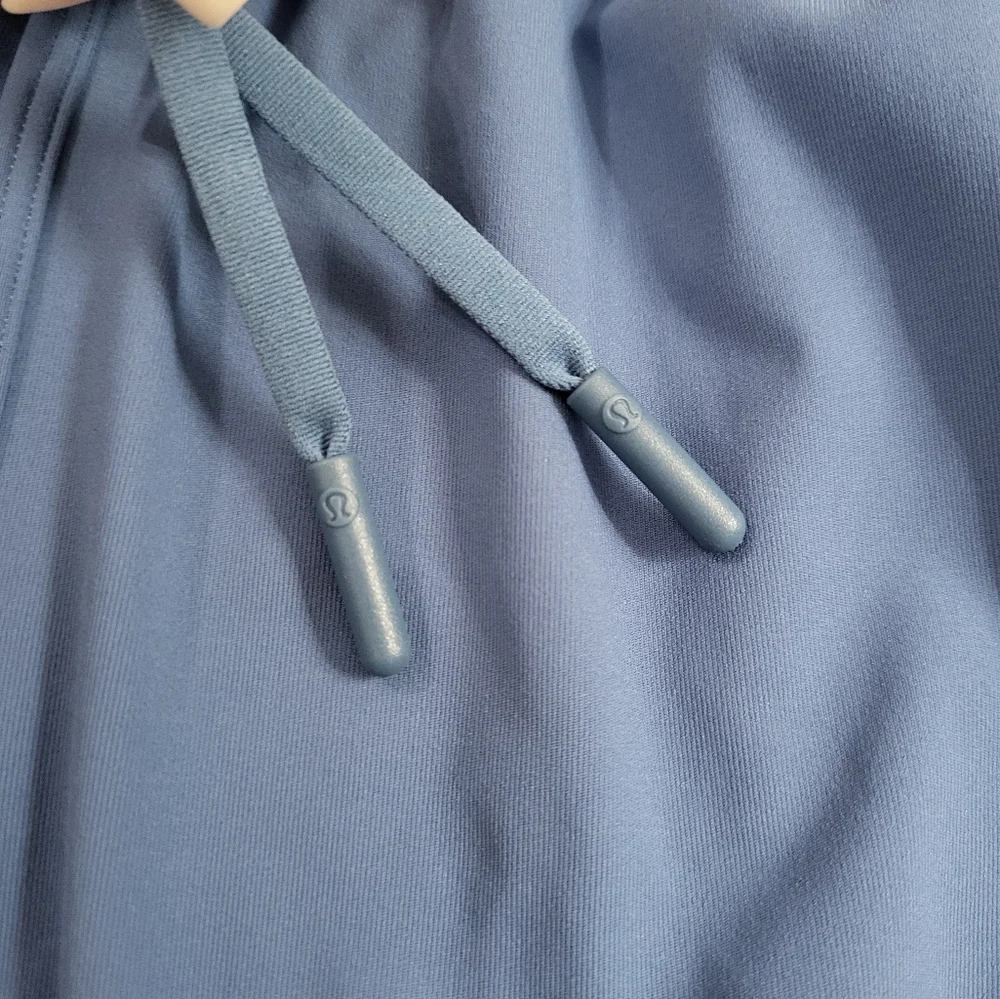 lululemon athletica excellent size
